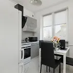 Raclawicka Modern Studio For 4 Guests Gdansk By Noclegi Renters